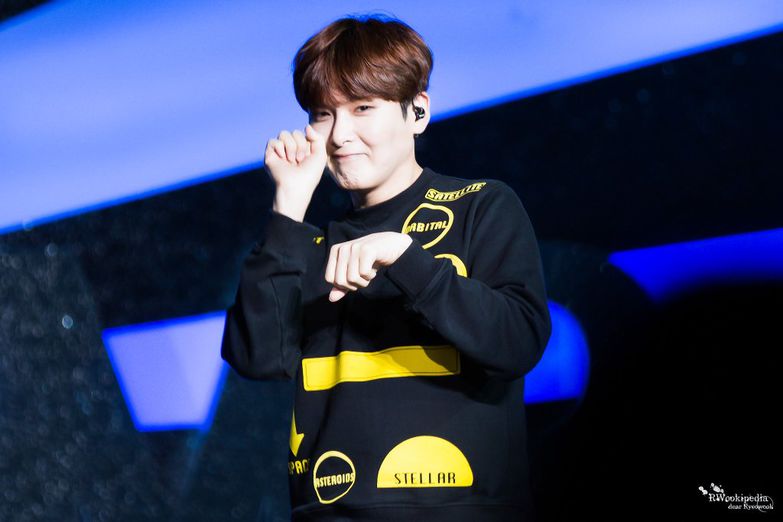 CythriaYii's tweet photo. #WaitingForRyewook Comeback safely,always waiting for you https://t.co/W7pHfXg1KD