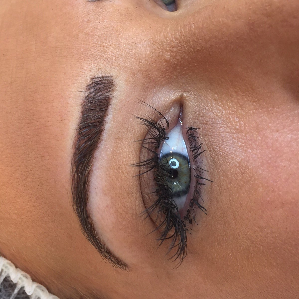 bella_whites's tweet photo. Semi permanent brows 💉 https://t.co/By1u0YvV1k