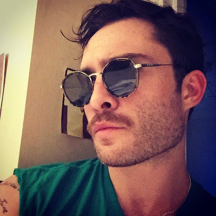 EdWestwick's tweet photo. #Narco https://t.co/wmPQG3vvjZ