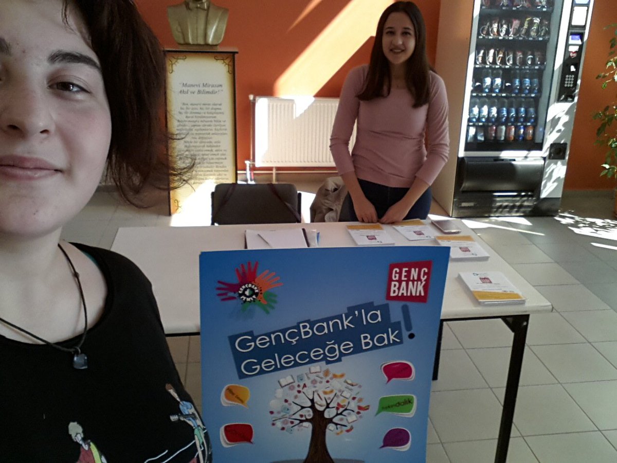 GençBank İzmit ekibi tanıtım çalışmaları için Sağlık Hizmetleri Meslek Yüksekokulunda ☺