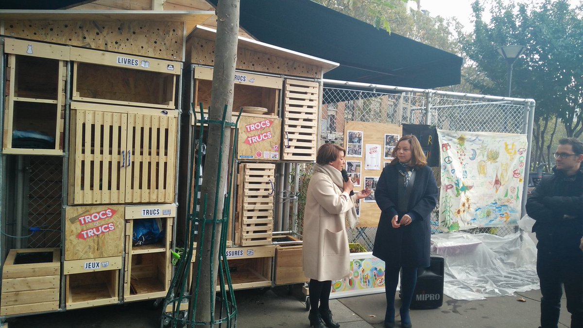 L'inauguration de l'Espace de #Partage est terminée ! Le troc de trucs est lancé. Venez le découvrir place Félix Eboué