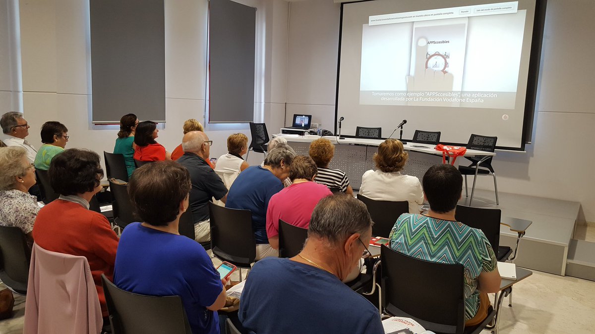 andreu_torti's tweet photo. Terminado el curso básico de smartphones en #Benigànim !! Contentos aprendiendo, y muy interesados en llegar a ser #mayoresconecta2 https://t.co/436MgGyGk4