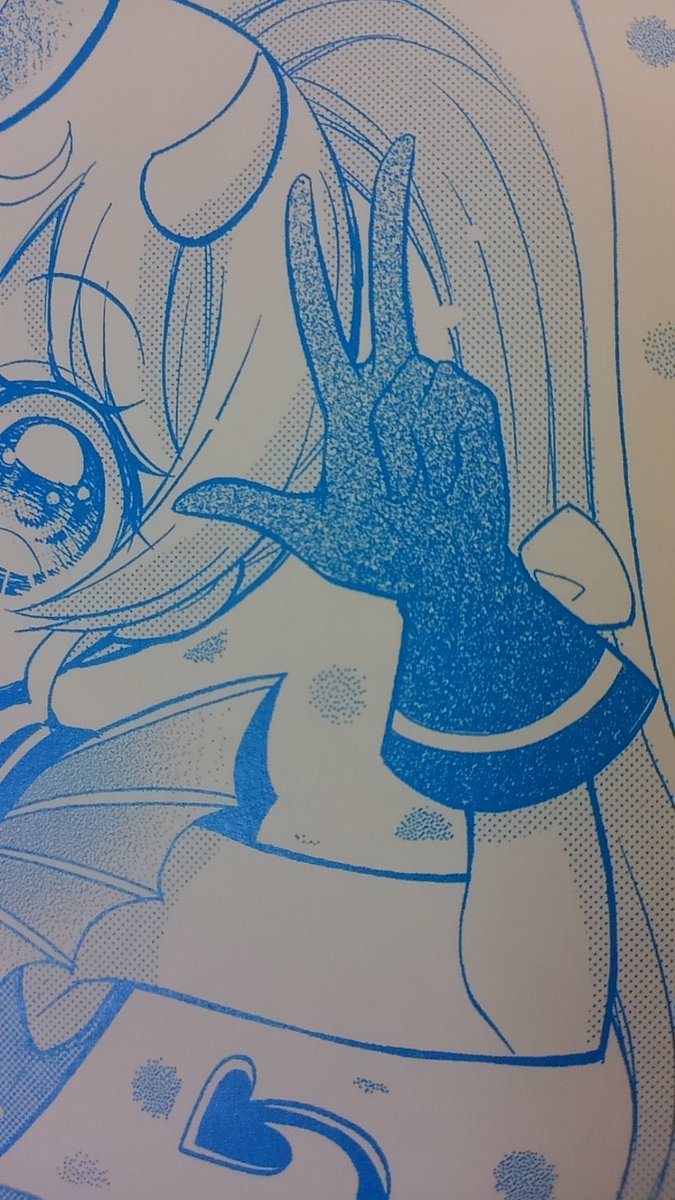 プリパラ公式ファンブック神アイドルSEASON3発売中です!今回の漫画は、ハロウィンのお話です★みんながどんな仮装をしたのか、ぜひチェックしてみてね(^o^)/(チラ見せ〜) #プリパラ #ちゃお 