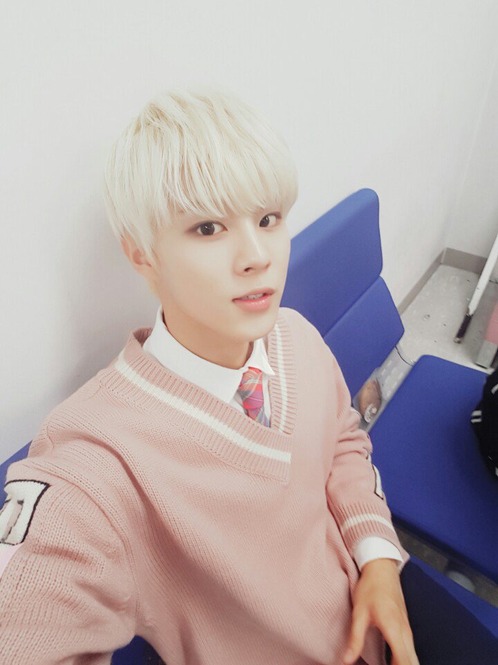 UP10TION's tweet photo. [#우신] '소신'으로써 첫 엠씨 소신있는 진행 보여드리겠습니다 #더쇼 기대해주세요! https://t.co/nCYFyGCeUs