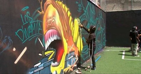 Centro_CDMX's tweet photo. La #CDMX obtiene una nueva capa de pintura #MOSMx2016 
https://t.co/Ir4znvGPZi
Nota traducida al español: https://t.co/RsNSAAYa1n https://t.co/8VkjIGLnrM