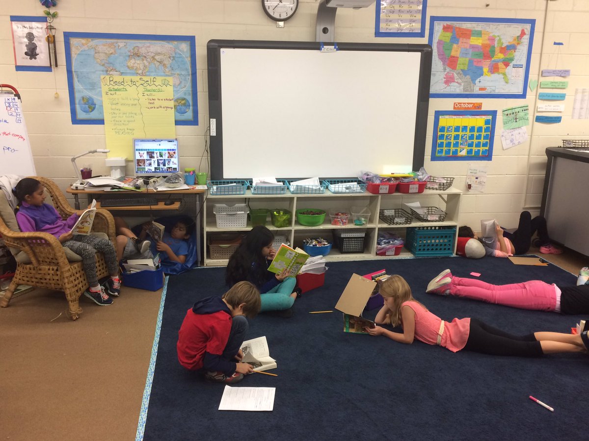 teachmrsley's tweet image. Room 203 is doing what we love: Reading!