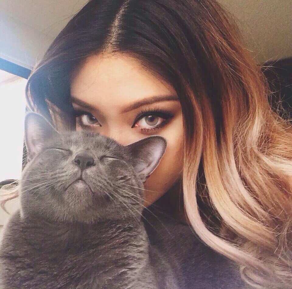 lowkeyvogue's tweet photo. Changing back to my old fake, rt? https://t.co/Icq2iwvq6R