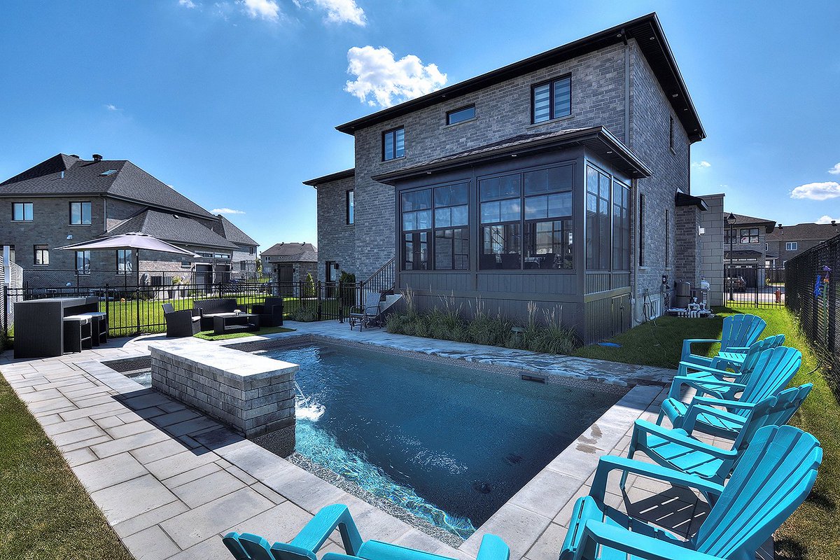 *En Primeur!*
** One of a Kind Masterpiece**

Rive-Sud, Brossard
votreequipe.com/maison-a-etage…
514-787-6959
VotreEquipe.com