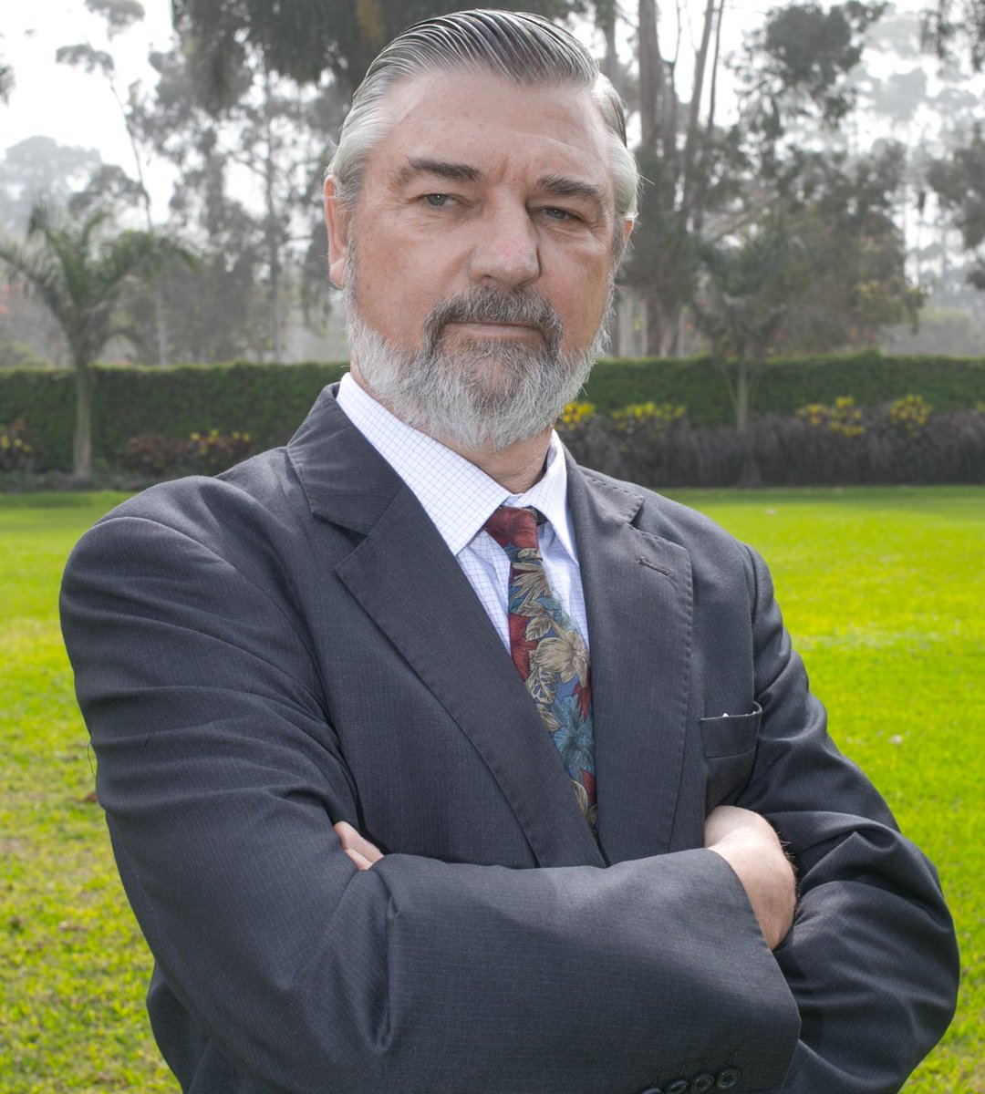 SerforPeru's tweet photo. El #SERFOR cuenta con un nuevo Director Ejecutivo(e), el ingeniero forestal y de gran trayectoria, John Leigh Vetter. !Bienvenido! https://t.co/bvtO0TTBnt