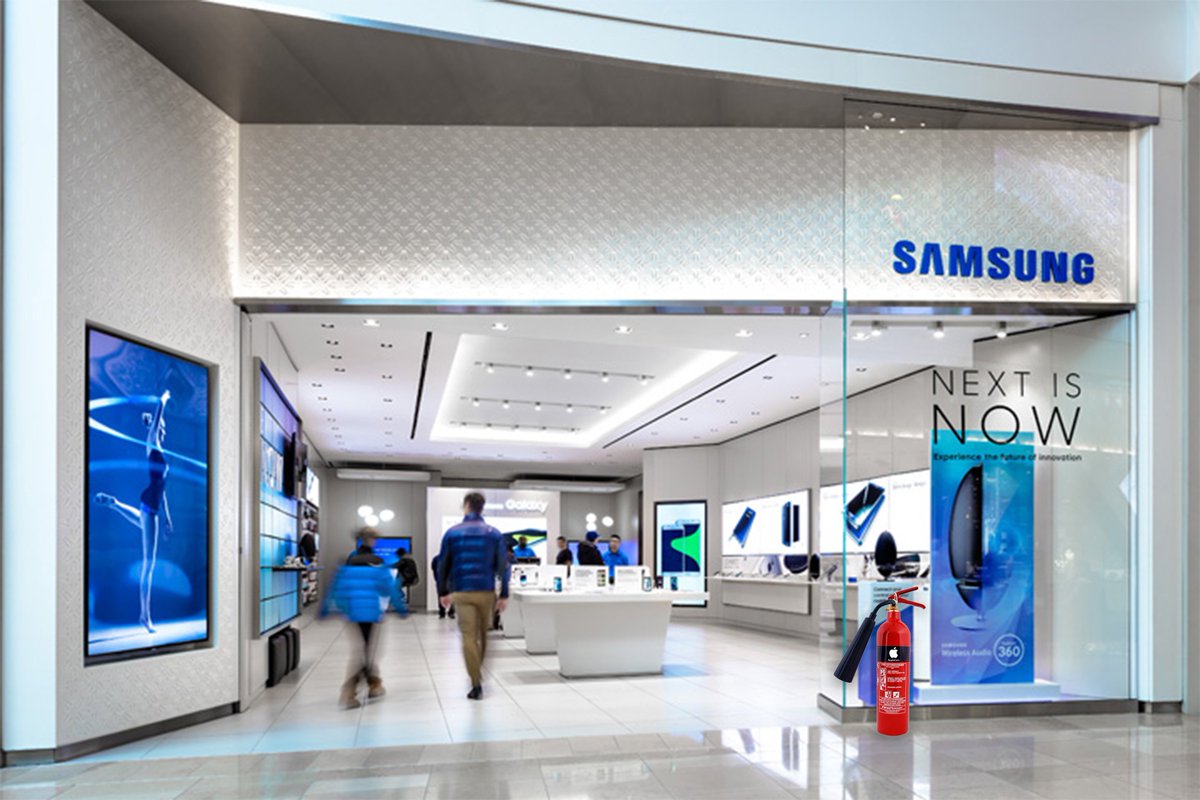 ashwillcreate's tweet photo. ...and here's some outdoor advertising in response to the @SamsungMobile fire situation #advertising https://t.co/cMDIoHSi3W