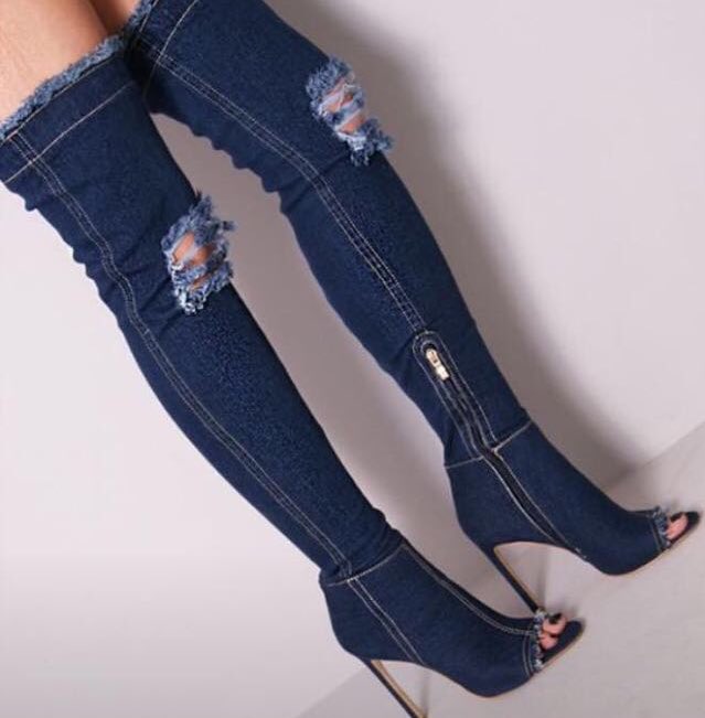 Joe_Sugg's tweet image. What has happened to the world? 😳