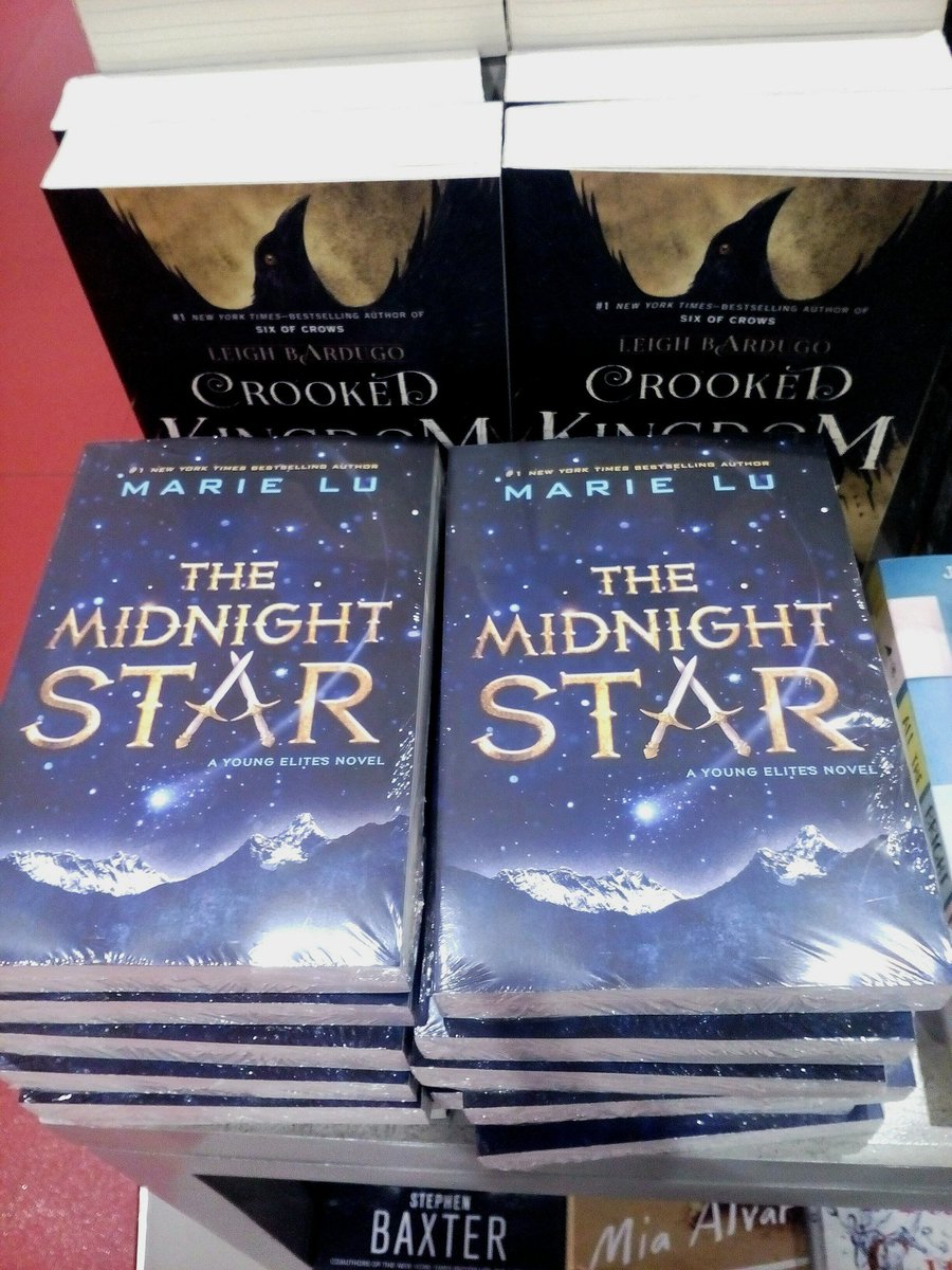 MarieLuPHIL's tweet photo. Happy THE MIDNIGHT STAR day!! @Marie_Lu @PenguinTeen #TheMidnightStar https://t.co/4X6mecbqnG