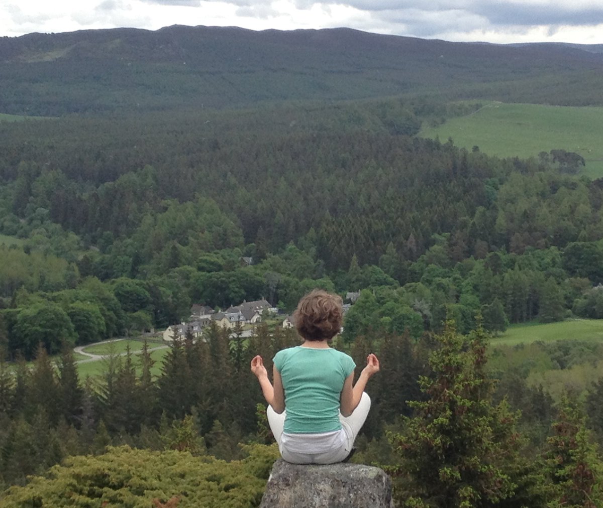 ylcrowd's tweet photo. Think you can't do yoga? Think again! Some great tips from @Bird_Sol_ https://t.co/cvQhjm38ut https://t.co/ZwrHoKreCE