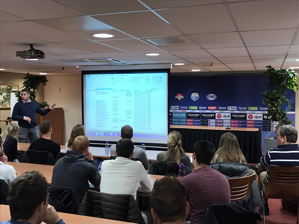 Fanengagement_'s tweet photo. Onder andere oud SPECO student Wouter van Dijk (@empoweryourdata) praat ons bij over datamanagement. #Speco #Fanengagement https://t.co/d6C5L9sU5v