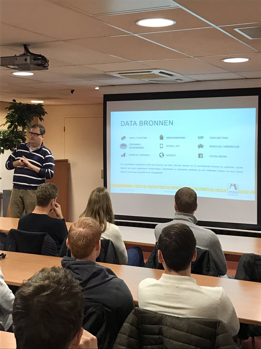 Fanengagement_'s tweet photo. Onder andere oud SPECO student Wouter van Dijk (@empoweryourdata) praat ons bij over datamanagement. #Speco #Fanengagement https://t.co/d6C5L9sU5v