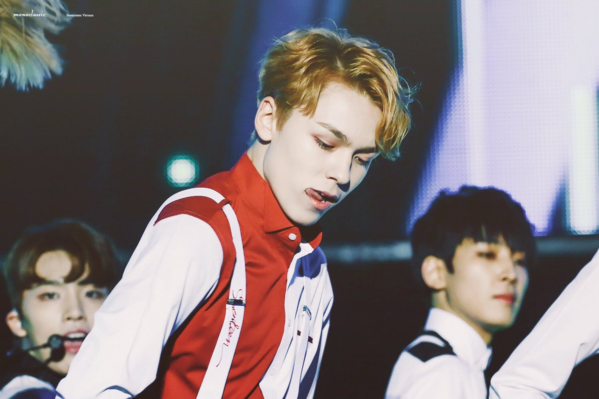 monoclassic_vn's tweet photo. 161009 아시아송페스티벌 #세븐틴 #버논 #vernon https://t.co/twdr3ysEzM