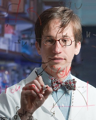 amermathsoc's tweet photo. Celebrate #HispanicHeritageMonth: Santiago Schnell #RealFaceofMath @ U Michigan Medical Sch https://t.co/vF2NfWnAI2 Photo courtesy Schnell https://t.co/RHSC5vDZCo