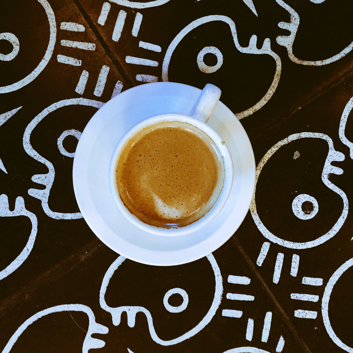 heidicortes's tweet photo. ¡Buenos días! Café para empezar el día ☕️ #FelizMartes #morning #coffee #dark https://t.co/Kbmia2TIL5