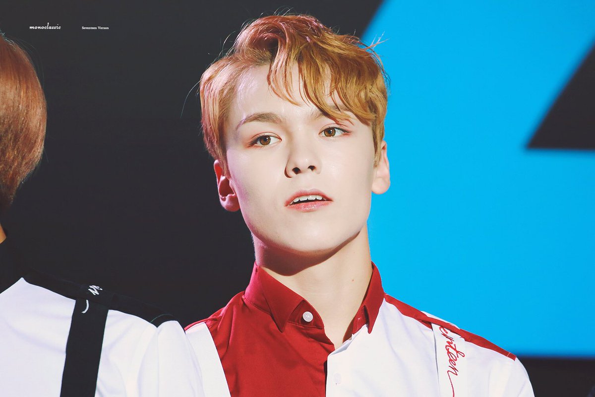 monoclassic_vn's tweet photo. 161009 아시아송페스티벌 #세븐틴 #버논 #vernon https://t.co/R1O246FjbG