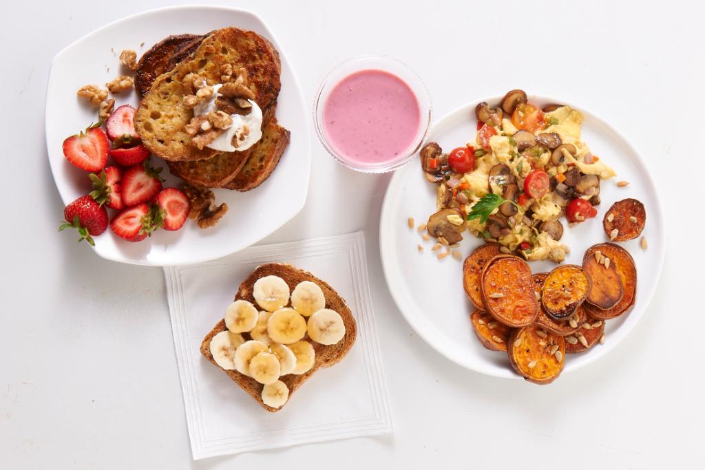 runnersworld's tweet photo. 5 reasons runners need a good breakfast: https://t.co/KXy8T2Dgqx https://t.co/QNTetE0T8p