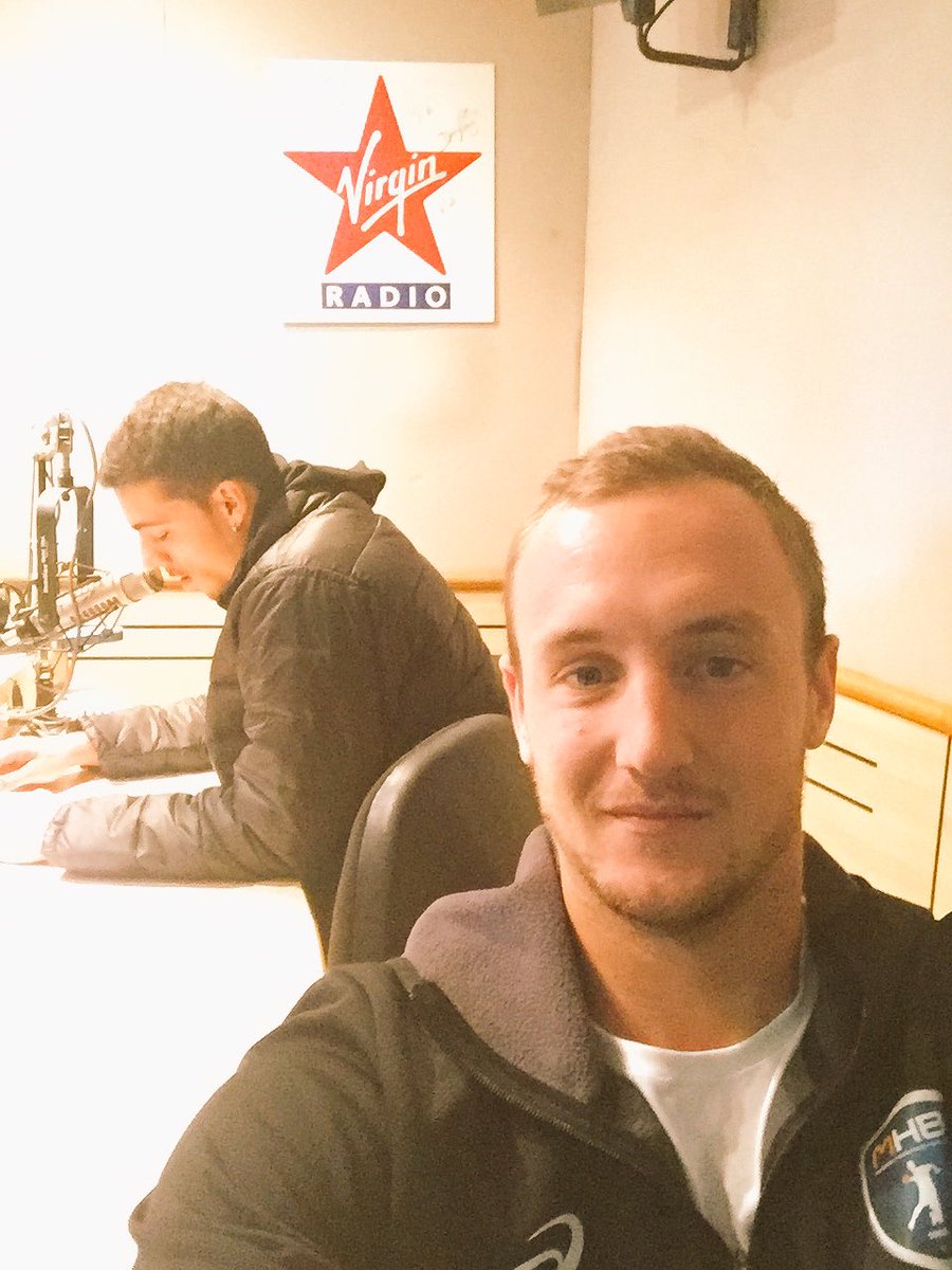 ValHand28's tweet photo. 🚨ON AIR 🚨
📻En studio chez notre partenaire Virgin Radio pour enregistrer 🎙 https://t.co/DapujYYcJp