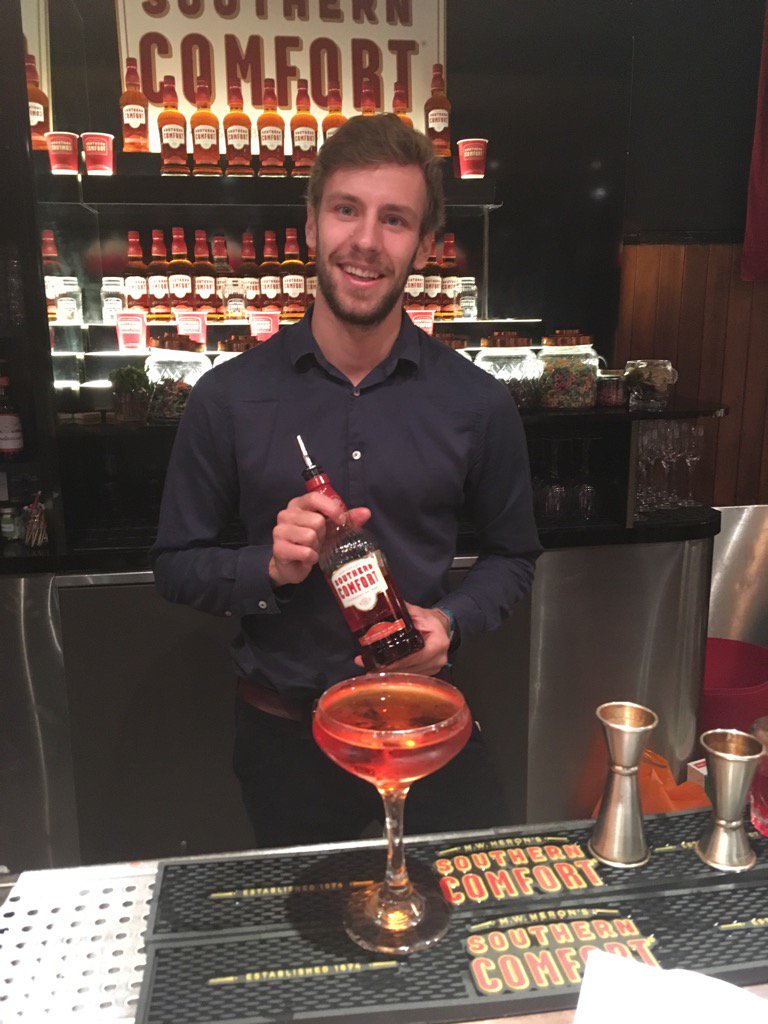 Milk &amp; Honey with a double serve, cheeky ;) #SouthernShowdown #SouthernComfortUK