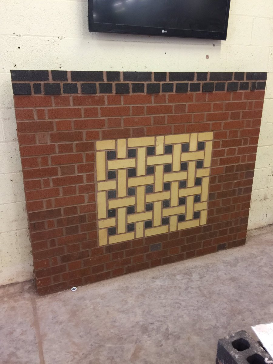 Well done 1st year students excellent progress @colegcambria. great bricks @BritainBrickMBH big thanks 👍