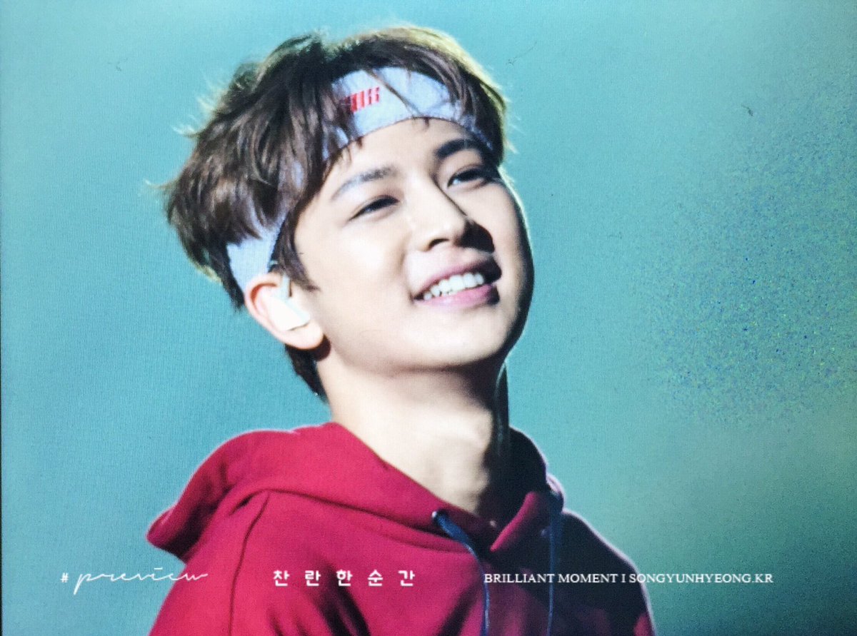 さき Ikonライブ 一部はスタンド3列目で二部はアリーナ９列目 花道は真横にあって手が届くぐらいの距離で最高すぎた ユニョンが真横に来た時 めっちゃボード見せたら 指さされてヘアバンドくれた もー本当にずっと興奮 幸せ ユニョン大好き