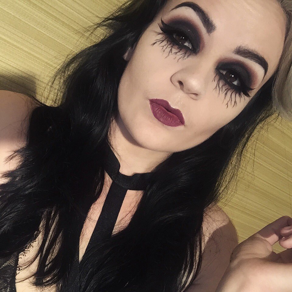 _Alex_Chapman's tweet image. 💀☠️feat @Illamasqua and @KATVONDbeauty #illamafia