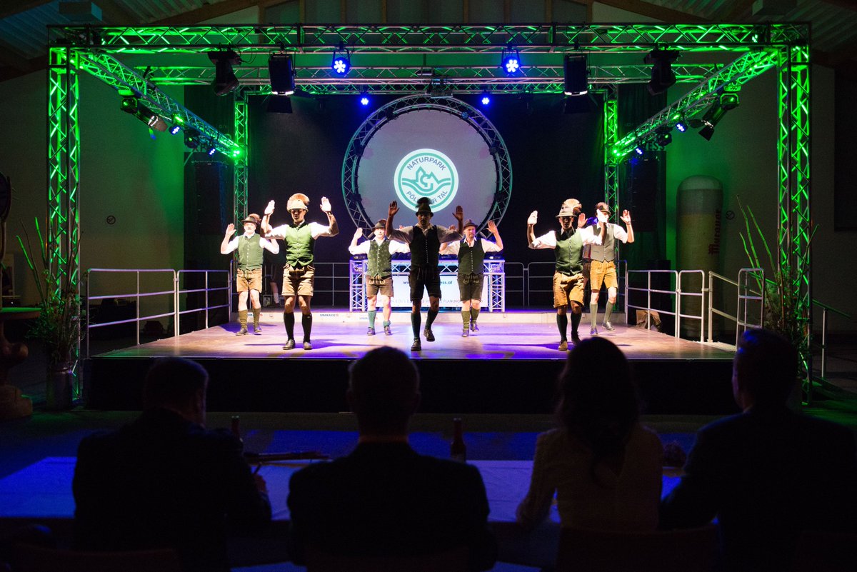 2. Hirschbirn-Clubbing in der POSS-Halle in Pöllau am 22.10.2016 um 19:30 Uhr mit Schuplattler-Gruppen und den Uptown Monotones. #event #fun