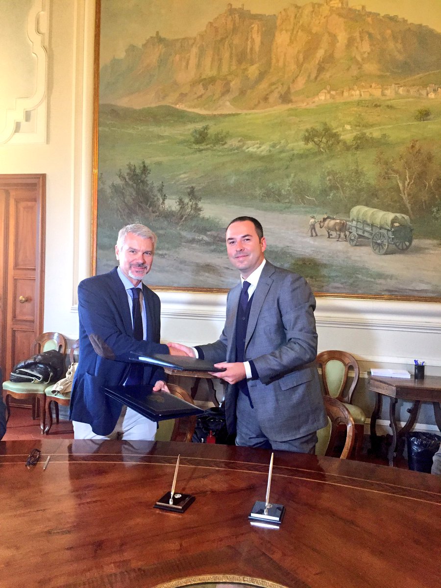 Firmato stamane contratto tra <a href="/SegrTurismoSm/">SegreteriaTurismoSm</a> e <a href="/YOUTHSTREAMorg/">YOUTHSTREAM</a>. Tappa #MXGP torna a #SanMarino l'8/9 luglio del 2017