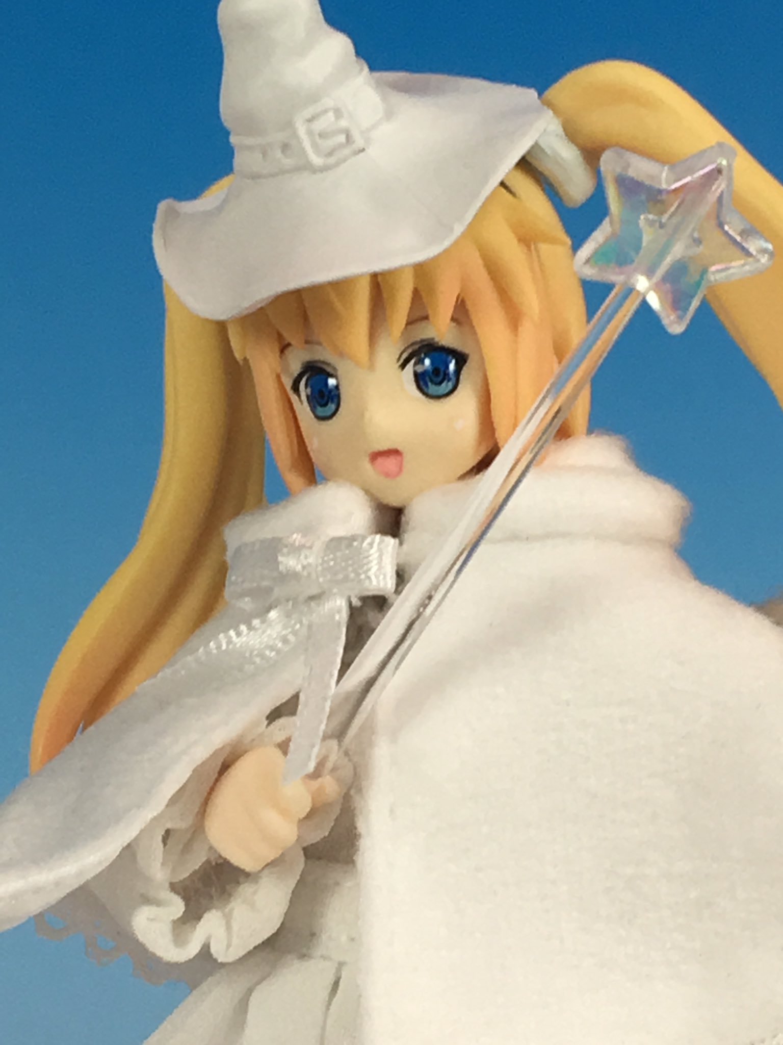 Yoおじ ガイアノーツのuvジェルクリア試しました ジェルを爪楊枝などでちょんちょんと瞳に塗って 付属のペンライトで照らすだけで硬化 レンズ効果で深みのあるキラキラの瞳になりました いいぞーこれ W Yoおじ ガイアノーツのuvジェルクリア試しました ジェルを爪楊枝などでちょんちょんと瞳に塗って 付属のペンライトで照らすだけで硬化 レンズ効果で深みのあるキラキラの瞳になりました いいぞーこれ W