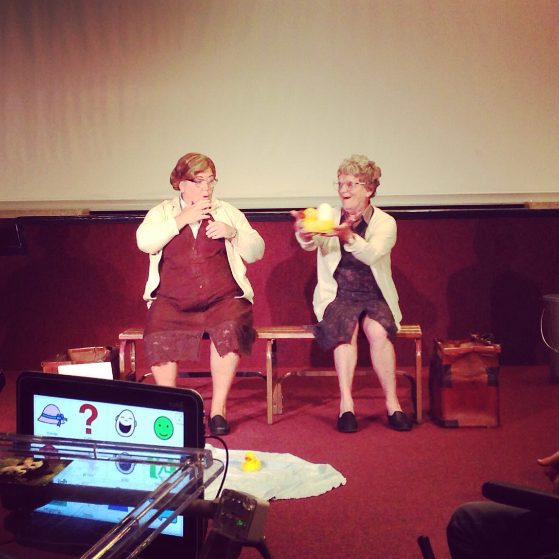 Oma's op zoek: prachtige voorstelling op <a href="/Lichtenbeek/">Lichtenbeek</a> op muziek van #Vivaldi: de kinderen hebben er van genoten! Dank <a href="/StudioBakkerij/">StudiodeBakkerij</a>