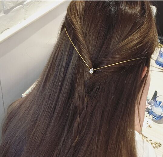 BeignetUnau_09's tweet image. 수요조사 몇몇. 머리장식.
그냥 예뻐서 샀는데 사진=실물
근데 전 단발이라(눈물) 안어울려요... 올해부터 길면 2년뒤쯤 착용가능하겠죠.....
5천원 이내. 종류 5가지정도 될듯합니다. 참여의사는 rt+마음