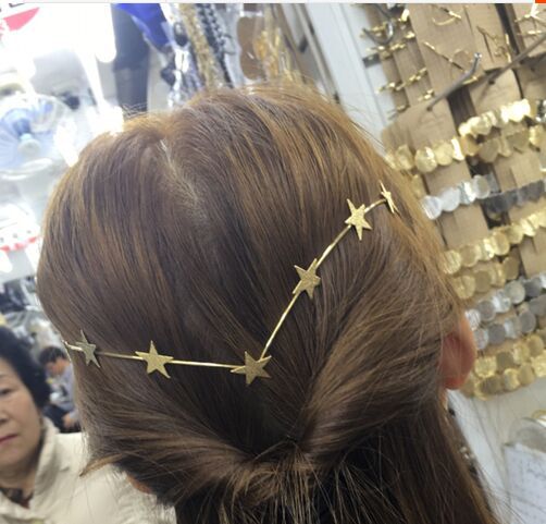 BeignetUnau_09's tweet image. 수요조사 몇몇. 머리장식.
그냥 예뻐서 샀는데 사진=실물
근데 전 단발이라(눈물) 안어울려요... 올해부터 길면 2년뒤쯤 착용가능하겠죠.....
5천원 이내. 종류 5가지정도 될듯합니다. 참여의사는 rt+마음