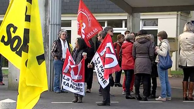 PosteEnLutte's tweet photo. Saint-Lô: mobilisation contre la fermeture d’un bureau de poste https://t.co/lGOlZRDVQF https://t.co/UWuJmHuekH