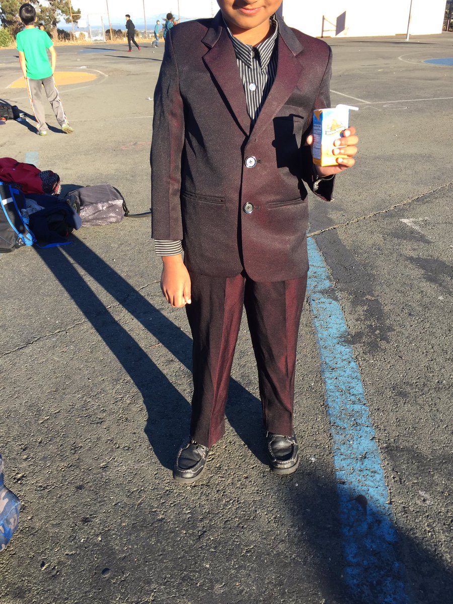 GabrielChilcott's tweet image. Picture day is the best! #BeeSharp check out the orange leather piping, gingham, and translucent red. You go MV!