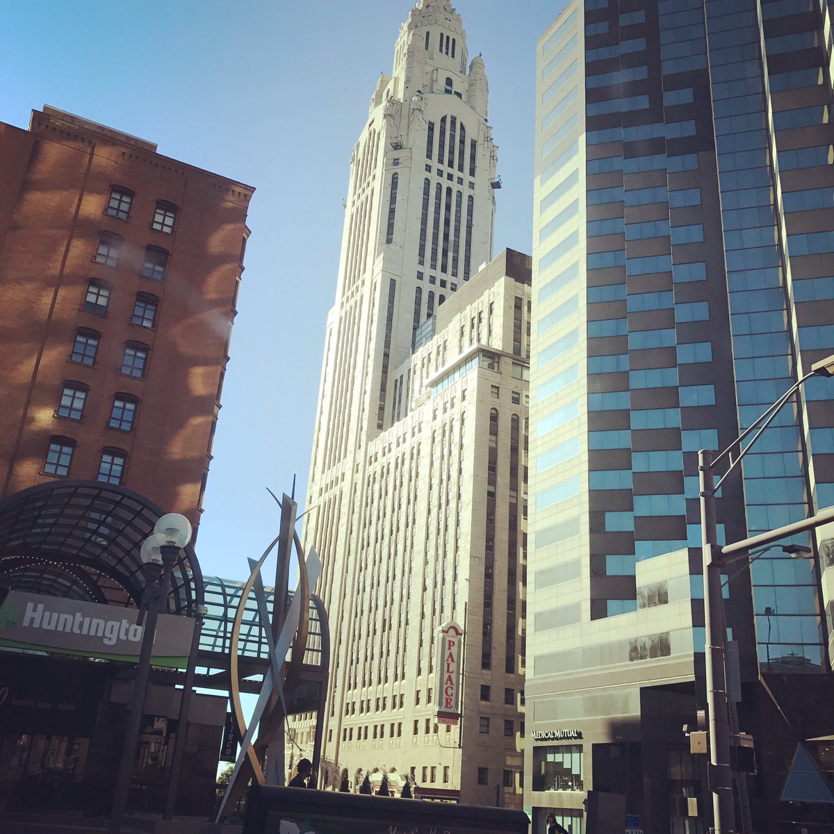 Brattynn's tweet photo. That view!
#citylife #downtown #gaming #f4f #youtuber #youtuberslife #fallout4life #skyrimaddict #gamer #pcgamer https://t.co/Bzi47XzmJI