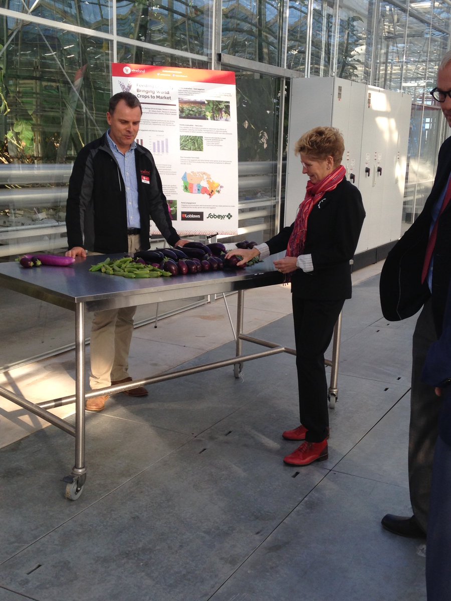 Pleased to welcome <a href="/Kathleen_Wynne/">Kathleen Wynne</a> to #Vineland's new #greenhouse technology centre #innovation