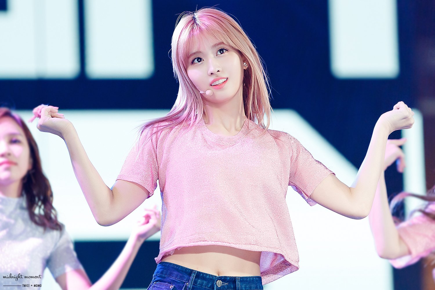 MIDNIGHT MOMENT on Twitter: "[HQ] 161008 상암 DMC 페스티벌 부농부농해 #TWICE #MOMO