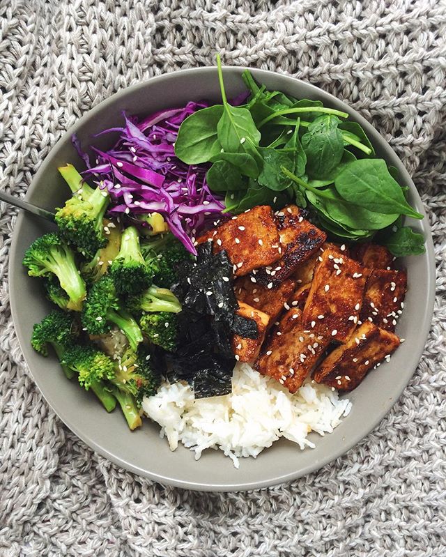 vegansvancouver's tweet photo. RICE + TOFU + GREENS = HAPPINESS 🍚🍚🍚 📷: @mamtagovind https://t.co/WODeqgyJKk
