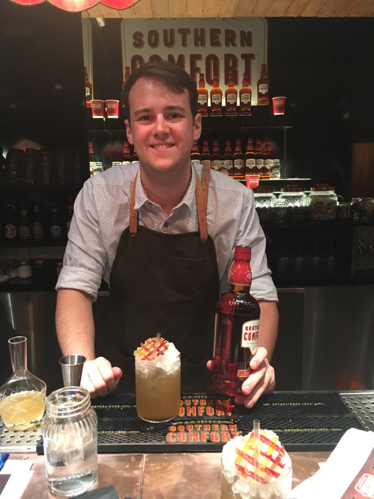 For the hungry crowd we have a cobbler from <a href="/Dandelyan/">Dandelyan Fan</a> #SouthernShowdown #SouthernComfortUK