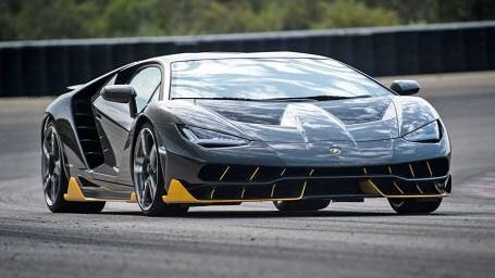 Sportscar_Daily's tweet photo. #lamborghini #centenario #fast #speed #cool #carporn #supercarporn #forzahorizon3 #acceler… https://t.co/OM3Qgj0sa0 https://t.co/v5jYuTJ5IM