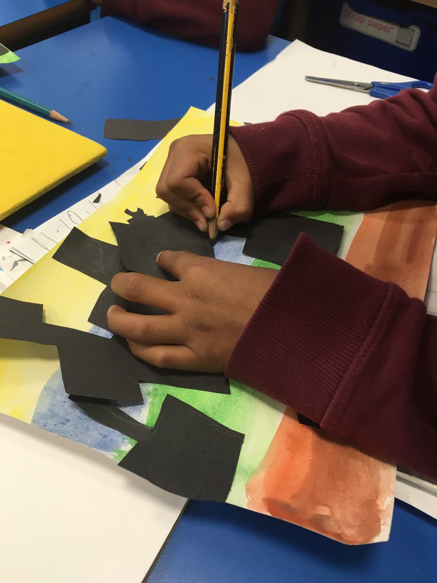 StMaryRedPrim's tweet photo. In 3 Juniper we making Iron Men that can move &amp; silhouette pictures. https://t.co/P71rF5qEze
