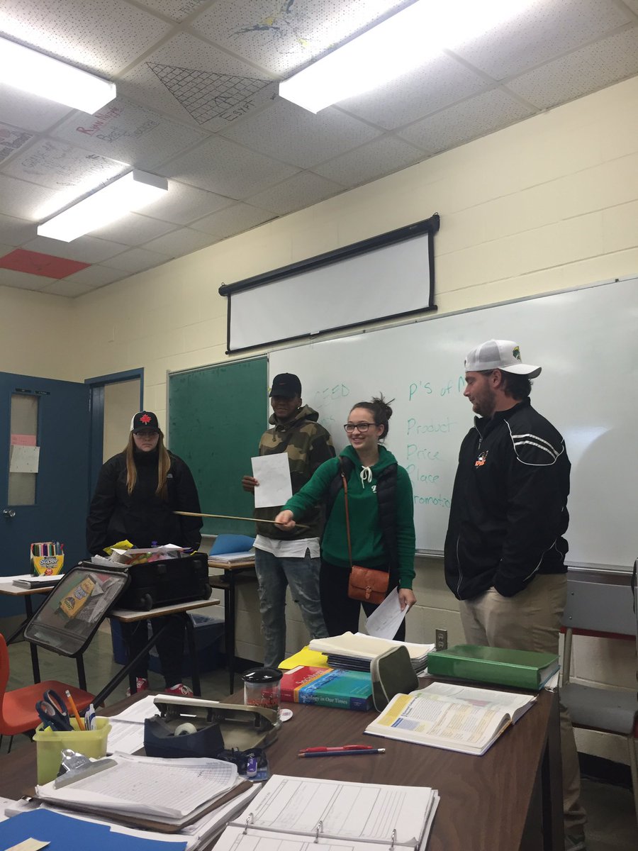 _Ma1no's tweet photo. Action shot from one of the pitches today @SackvilleHigh had fun with such a great group of students @CEED_NS https://t.co/GFVk9y52Ph