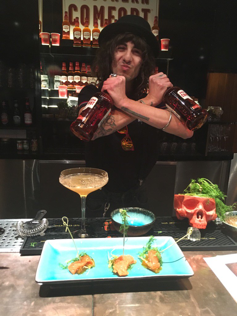 A little more rock from <a href="/ShakaZuluLondon/">Shaka Zulu London</a> #SouthernShowdown #SouthernComfortUK