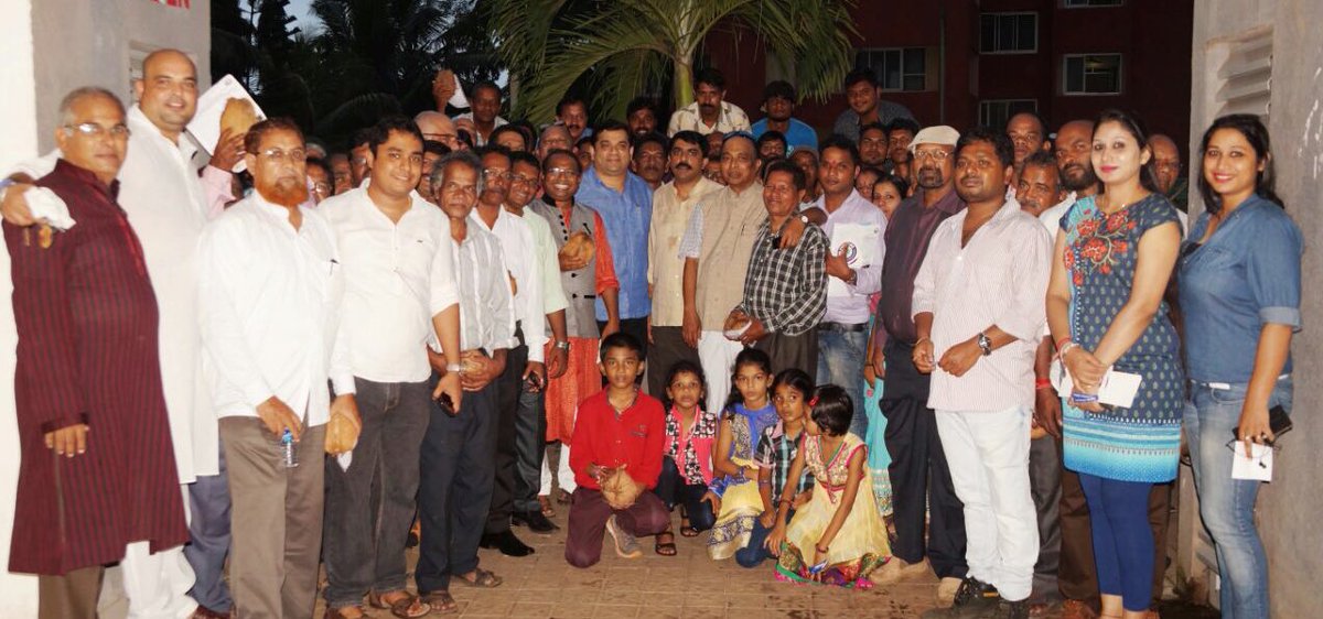 Goaforwardparty's tweet photo. #MissionSiolim.Vinod Palyekar along with supporters join#GoaForward in presence of mentor MLA's @VijaiSardesai&@RohanKhaunte. #SiolimForward https://t.co/h3byUjYdEr