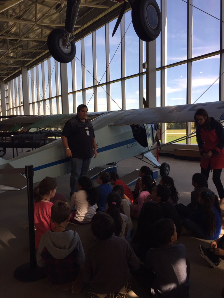 orgANNEizedKaos's tweet photo. @RollingTerrace 3rd graders @FieldofFirsts CP Aviation museum learning about history of airplanes! #fieldtrip #collegepark https://t.co/s5idbEu98r