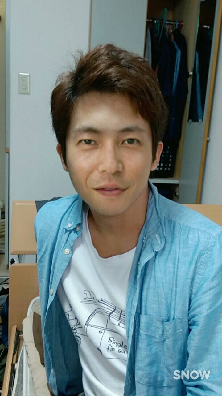 痩せ男 ライバルはこいつだ 床屋では決まって これにしてください と玉木宏の画像を見せ美容師を困らせる 彼のリクエストは髪型 だけにとどまらず自分の写真を合成し玉木宏に近づけ残念な玉木宏となり俺に勝負を挑んできた こいつには負ける気がしない