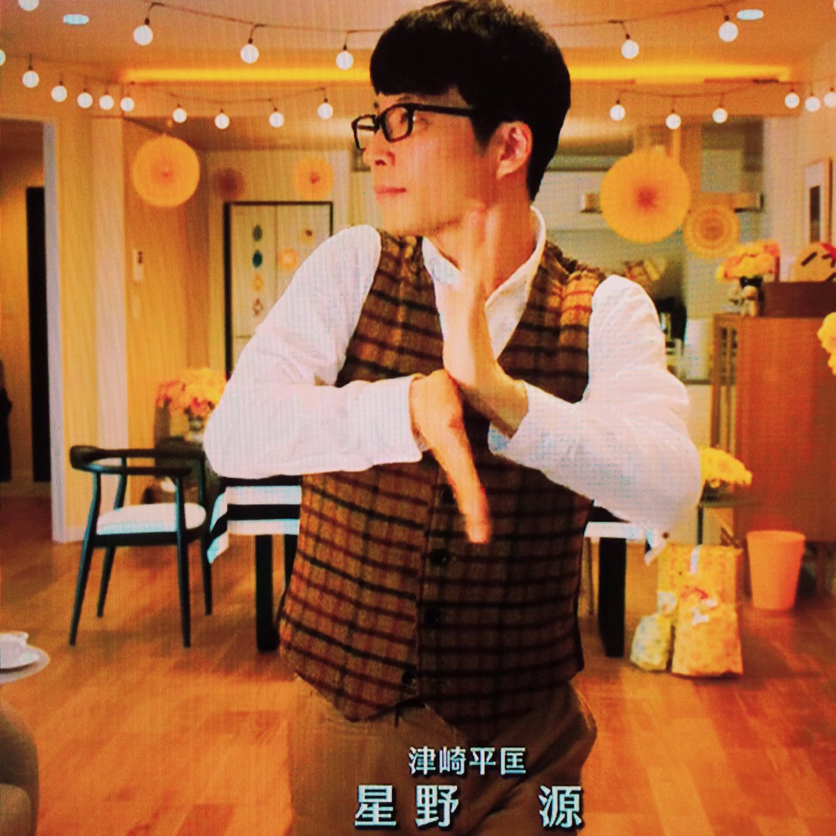 星野源 真田丸 のクランクアップで鎧を着たまま 恋ダンス を踊る これは紅白で真田丸恋ダンスあるかも 星野源ann 逃げ恥 Togetter 星野源 真田丸 のクランクアップで鎧を着たまま 恋ダンス を踊る これは紅白で真田丸恋ダンスあるかも 星野源ann 逃げ恥 Togetter